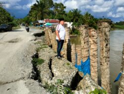 Jalan di Tripa Makmue Terancam Ambruk, TRK Minta Kadis PUPR Aceh Segera Ambil Tindakan