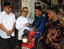 Serahkah Kursi Roda Adaptif Disabilitas, Kadinsos Aceh berharap Terjadi Perbaikan Kualitas taraf Hidupnya